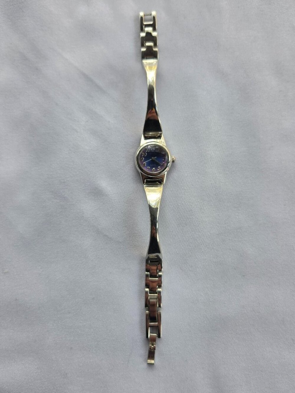 Vintage Minicci Women's Silver Tone Watch Purple Blue Ombre Dial Bangle Link
